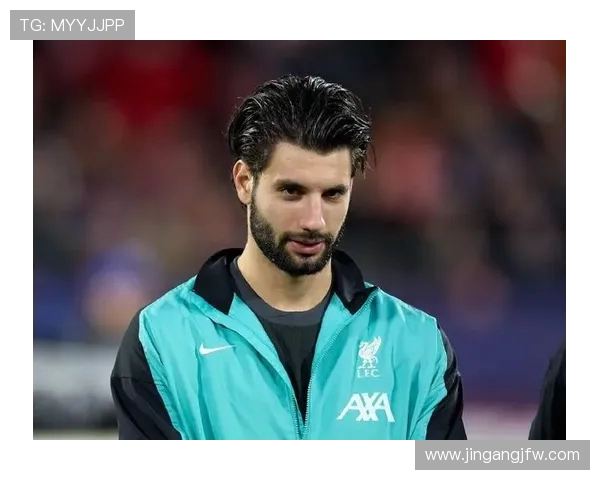 索博斯洛伊盛赞球队开局强势表示为全队每一位球员的出色表现感到无比自豪 索博斯洛伊盛赞球队开局强势表示为全队每一位球员的出色表现感到无比自豪