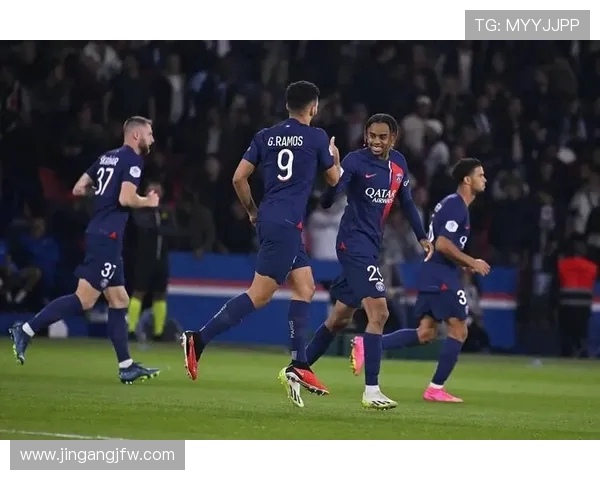 杜埃梅开二度KK传射助巴黎客场大胜勒沃库森十人陷困境 杜埃梅开二度KK传射助巴黎客场大胜勒沃库森十人陷困境