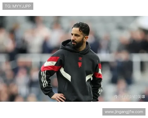 阿莫林:库尼亚具备天赋但需提升防守能力 曼联每场比赛都需展现出色表现 阿莫林:库尼亚具备天赋但需提升防守能力 曼联每场比赛都需展现出色表现